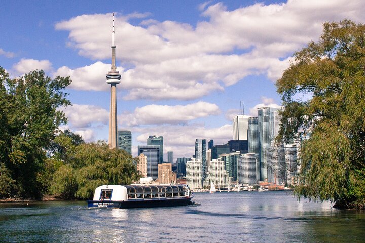 solar-boat-departing-from-harbour