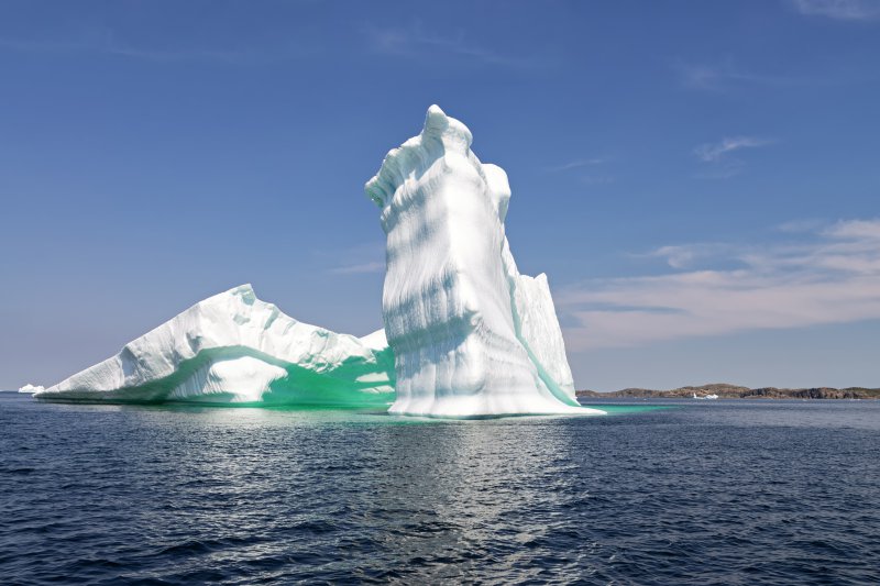 glacier kayaking in Newfoundland