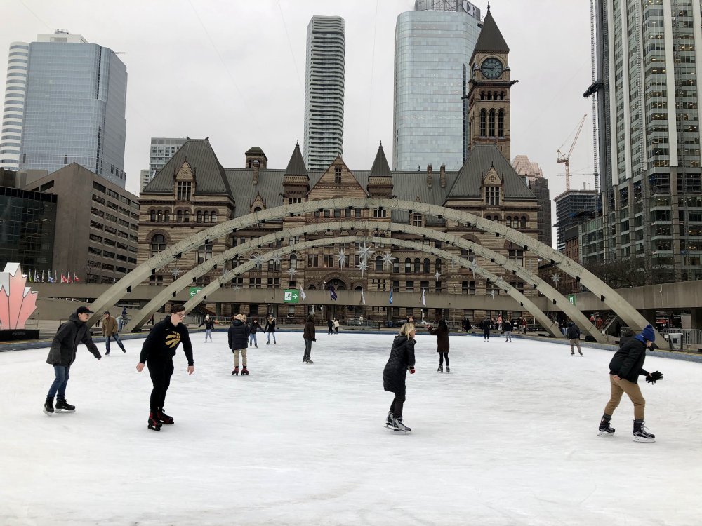 ice-skating-winter-bucket-list