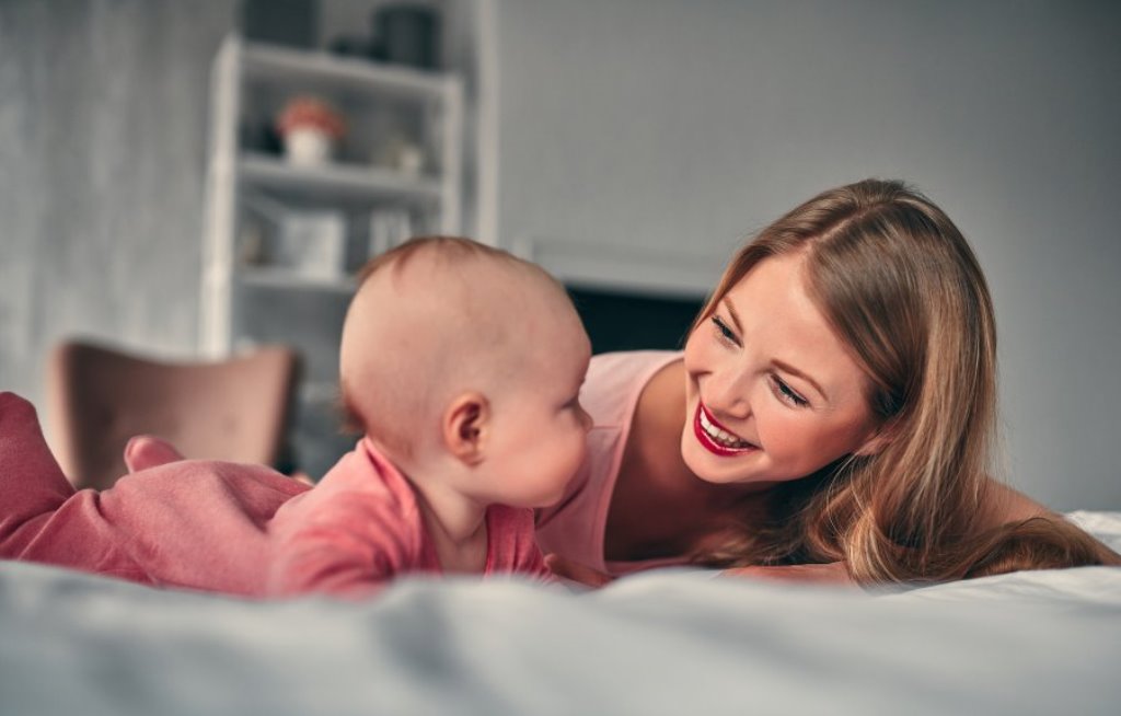 newborn photo shoot as Mother's Day gift